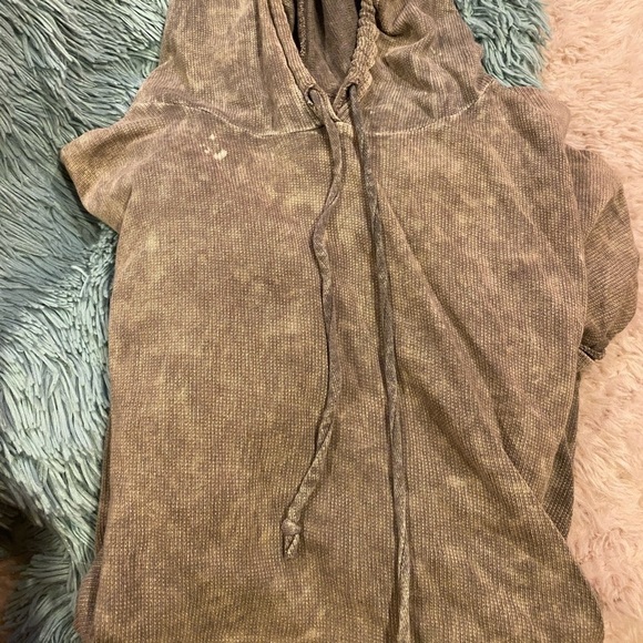 Forever 21 Tops - Forever 21 short sleeve hoodie